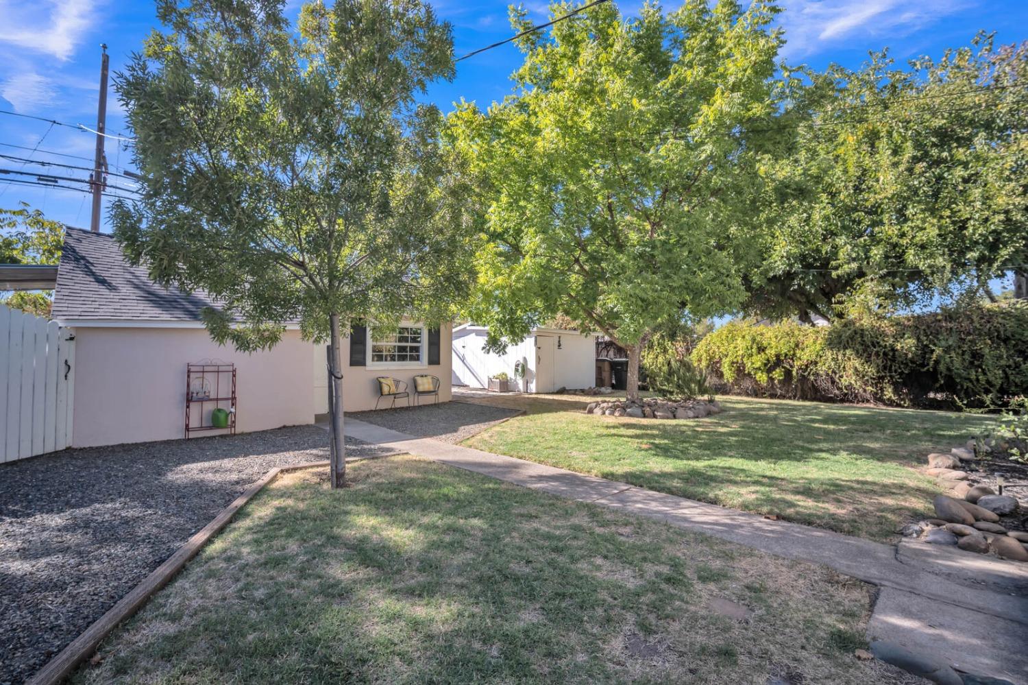 742 I Street