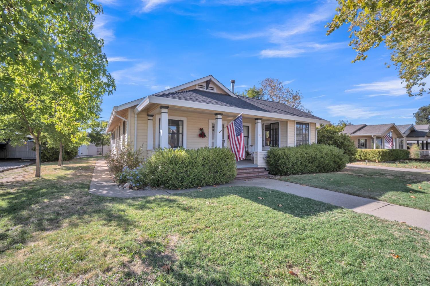 742 I Street