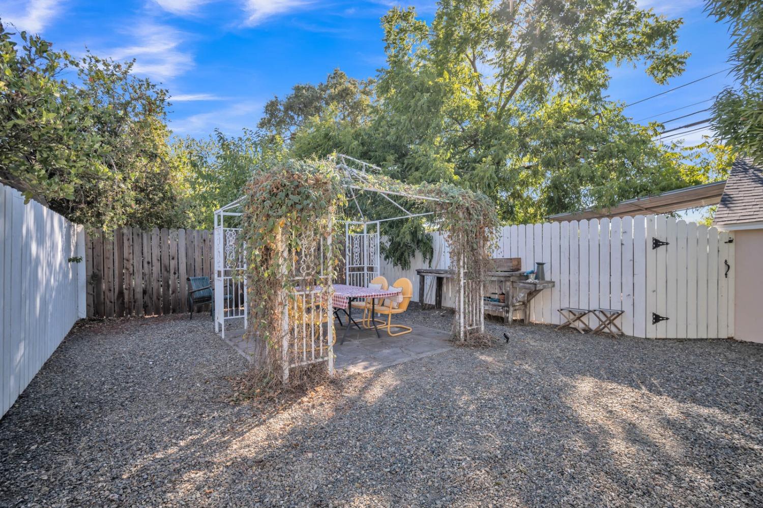 742 I Street