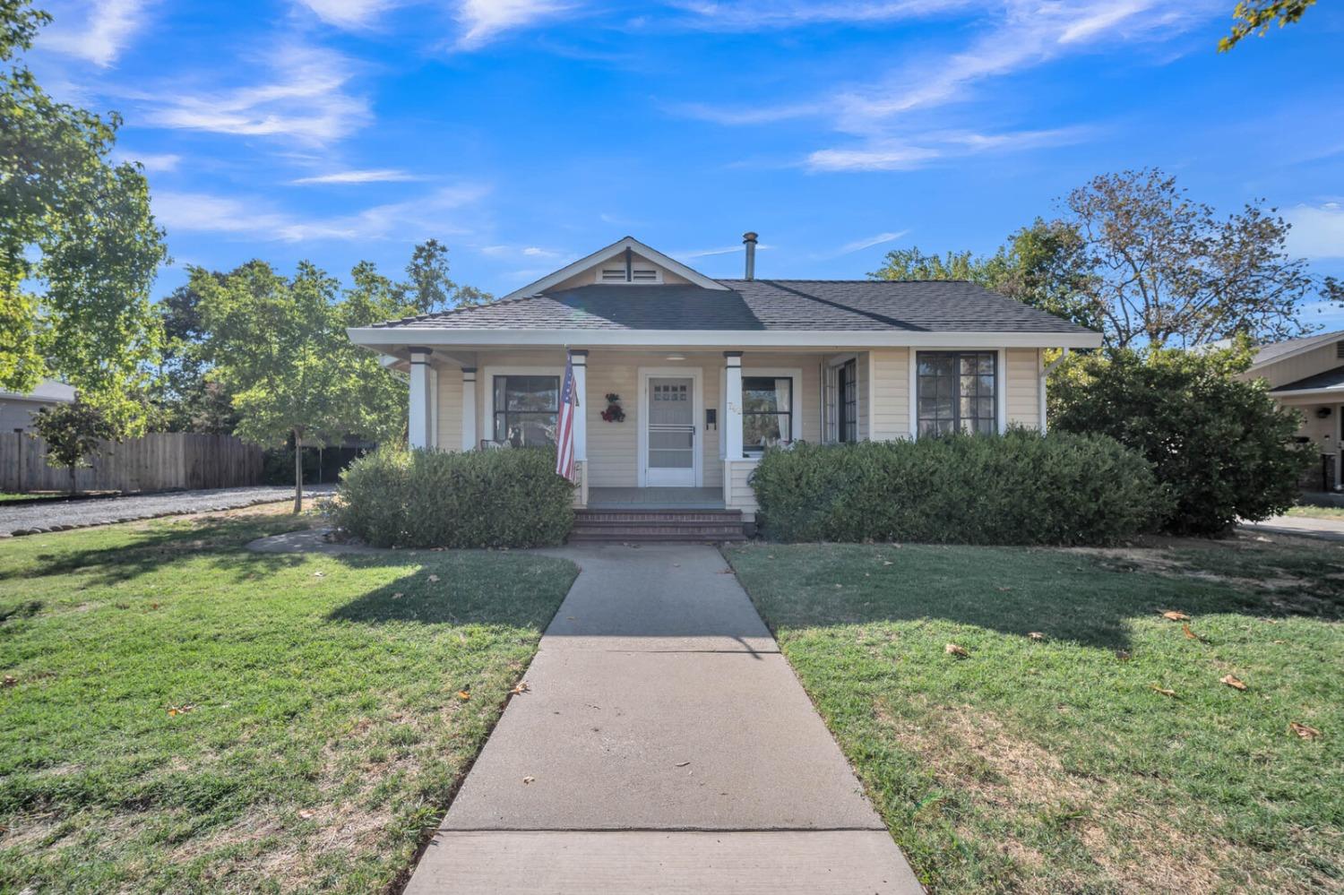742 I Street