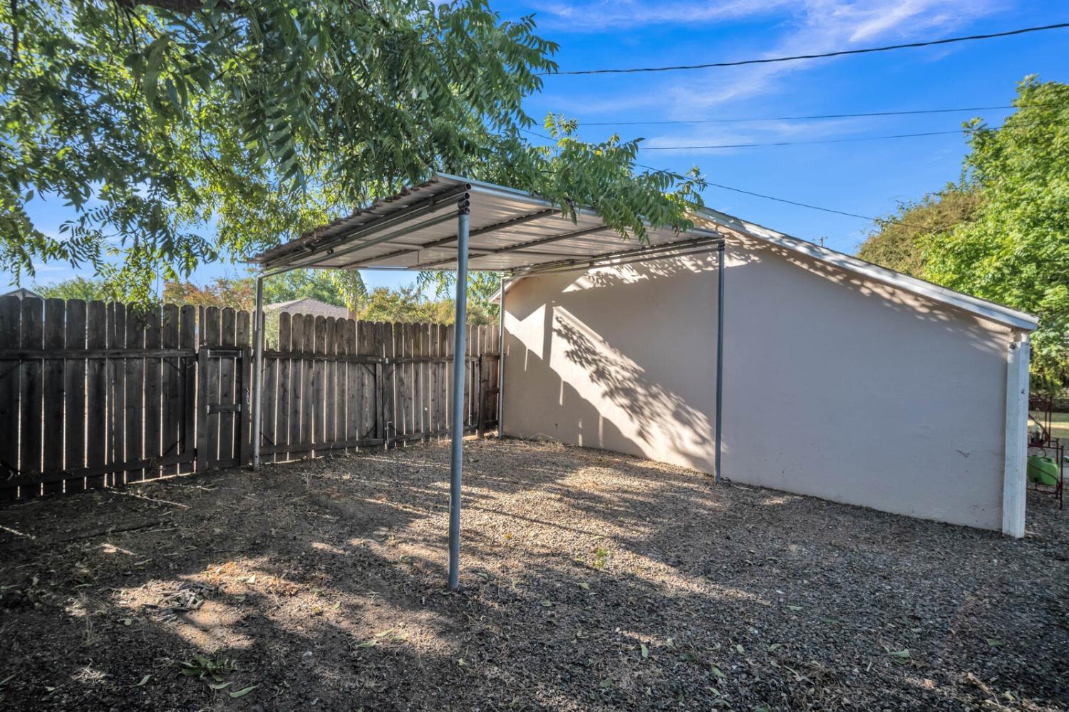 742 I Street