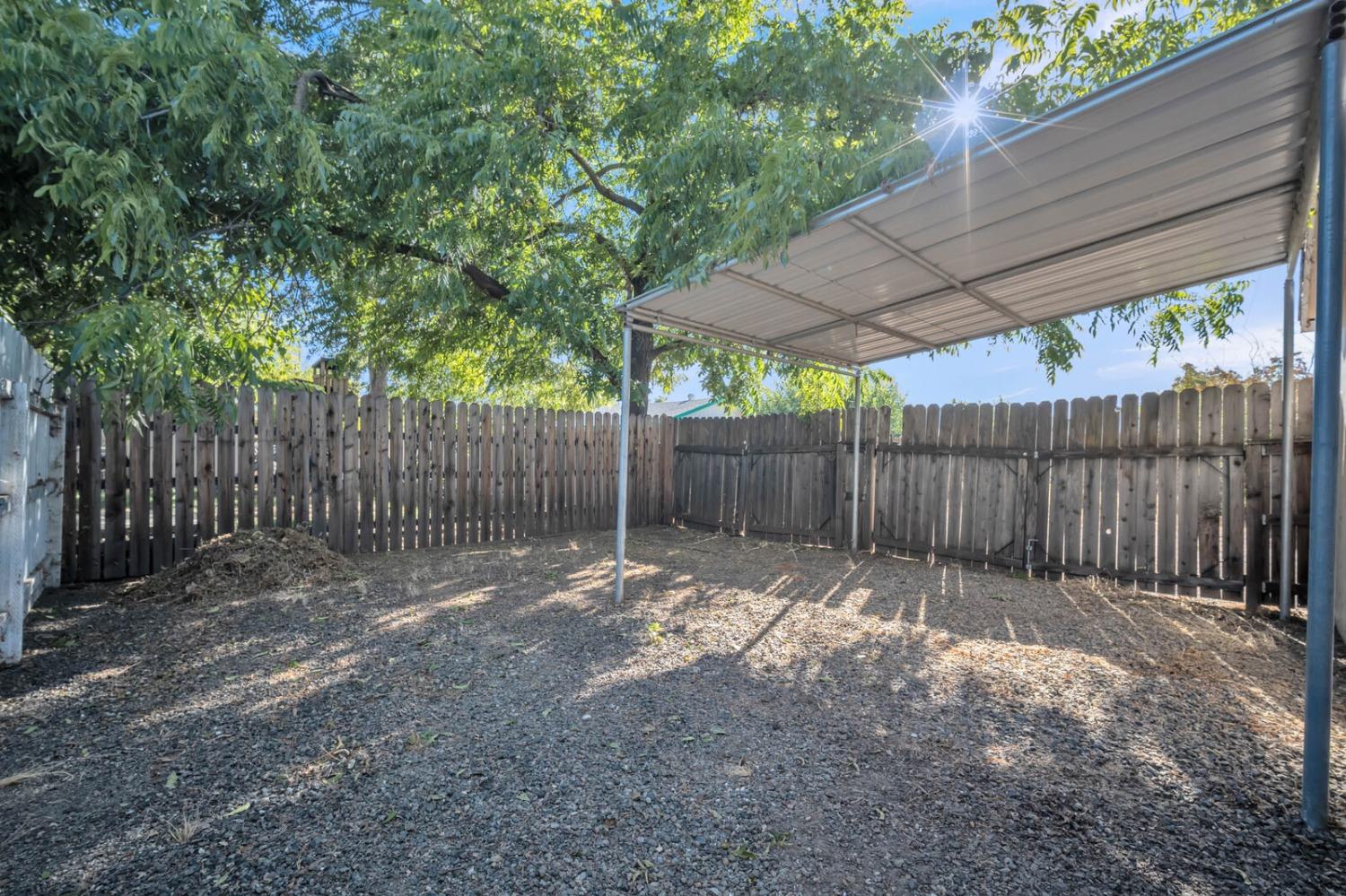 742 I Street