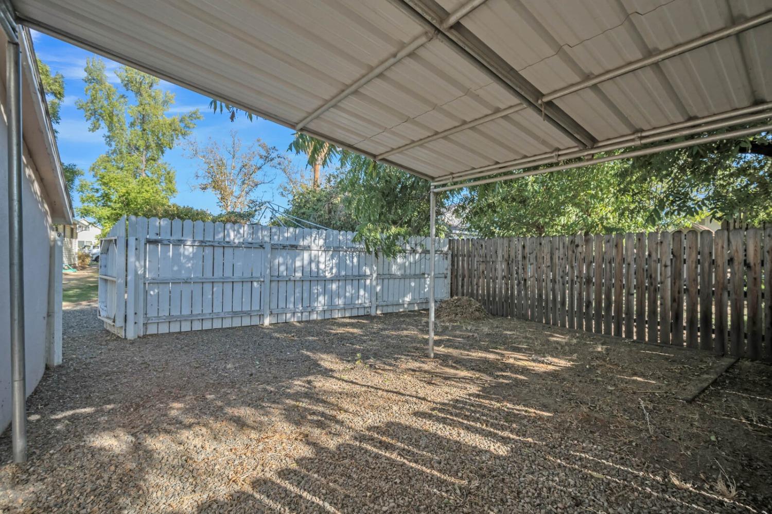 742 I Street