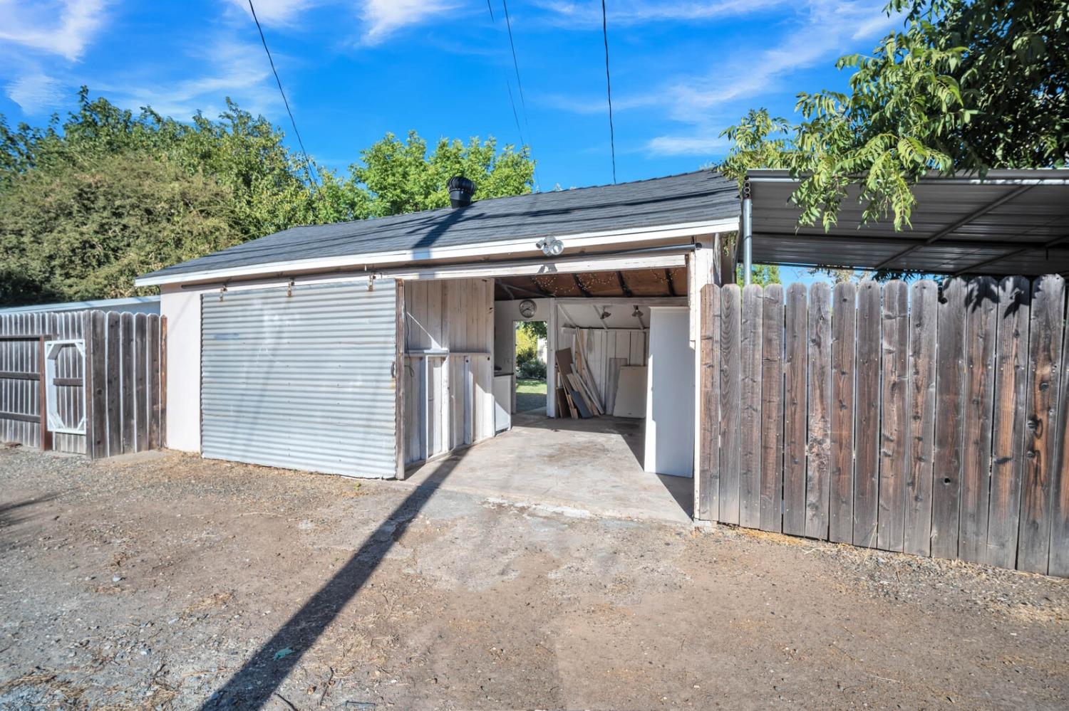742 I Street