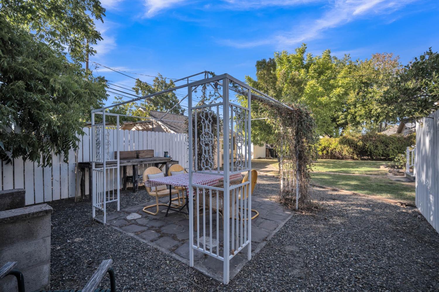742 I Street