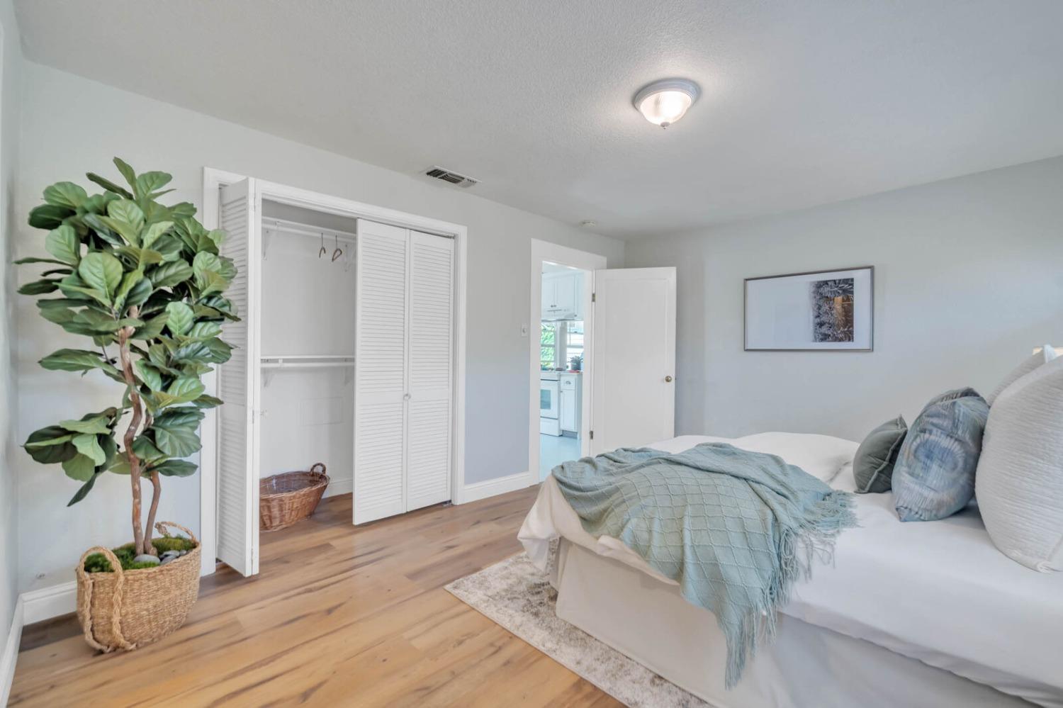 742 I Street
