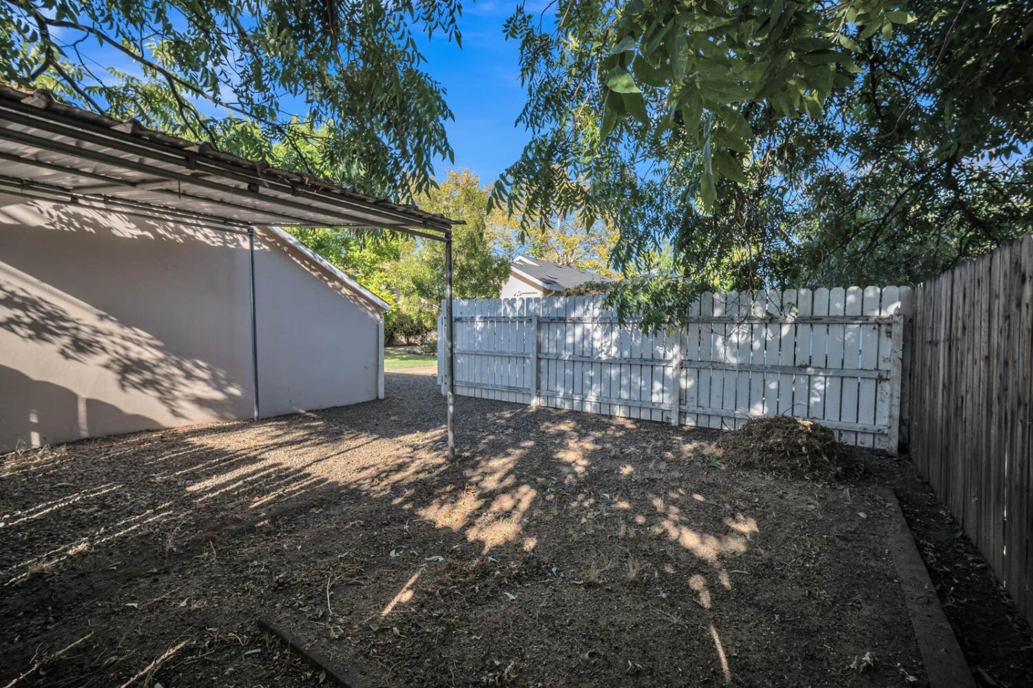742 I Street