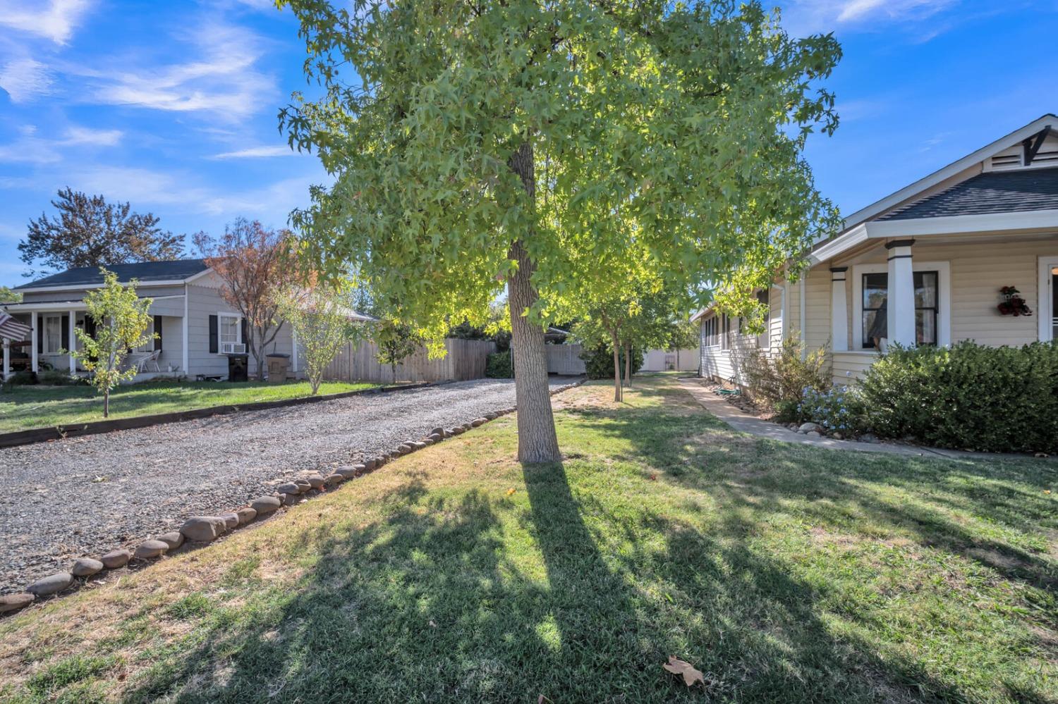 742 I Street