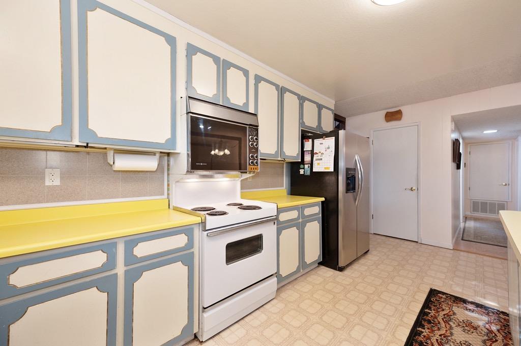 8090 Willow Glen Court