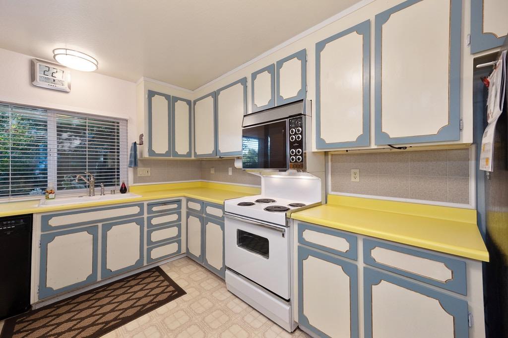 8090 Willow Glen Court