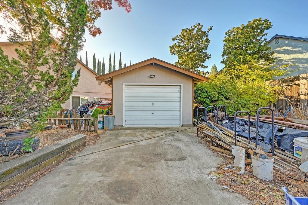 8090 Willow Glen Court