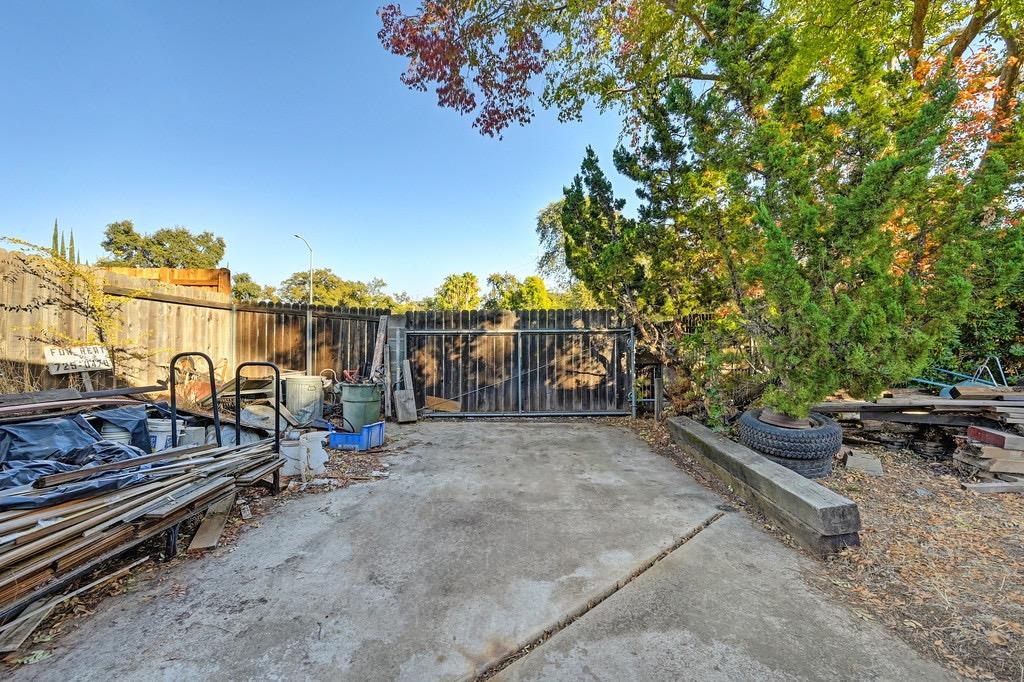 8090 Willow Glen Court