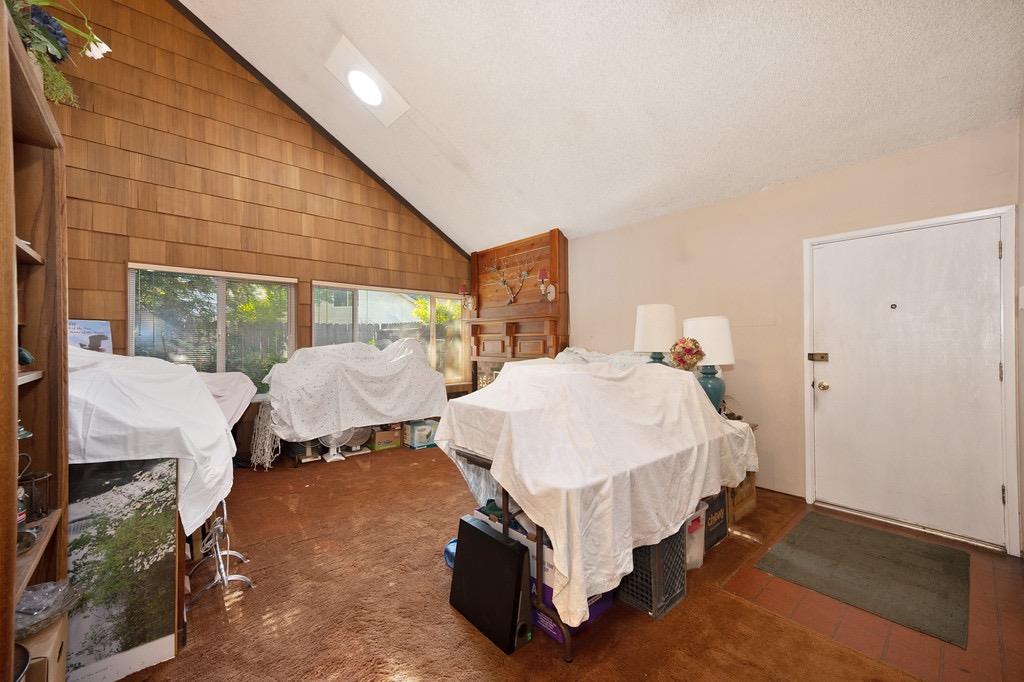 8090 Willow Glen Court