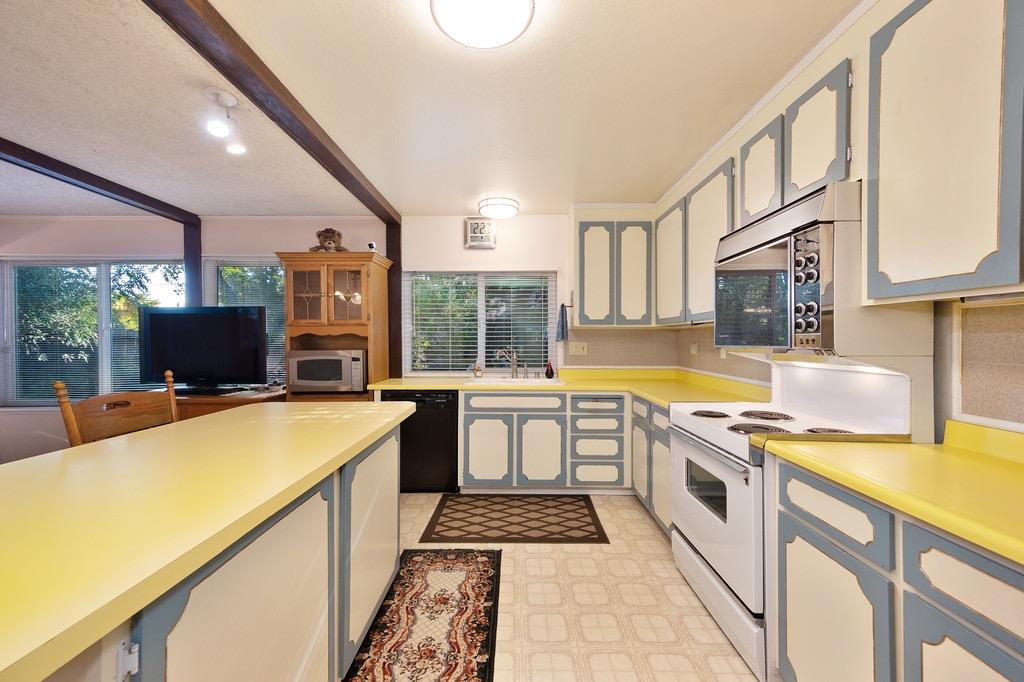 8090 Willow Glen Court
