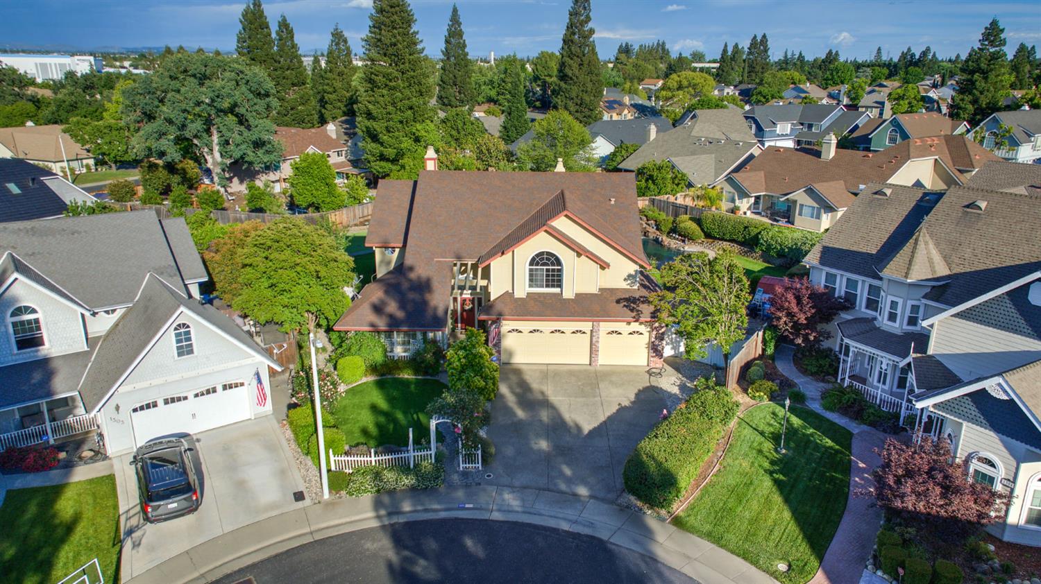 1305 Green Valley Court