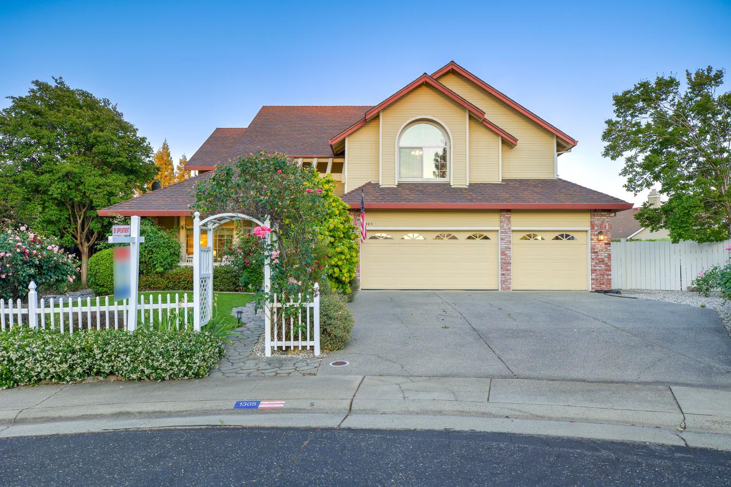 1305 Green Valley Court