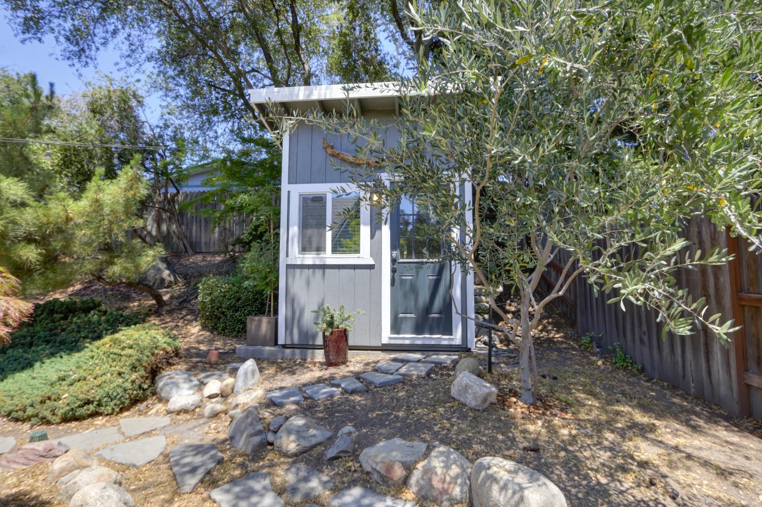 1412 Kennedy Drive