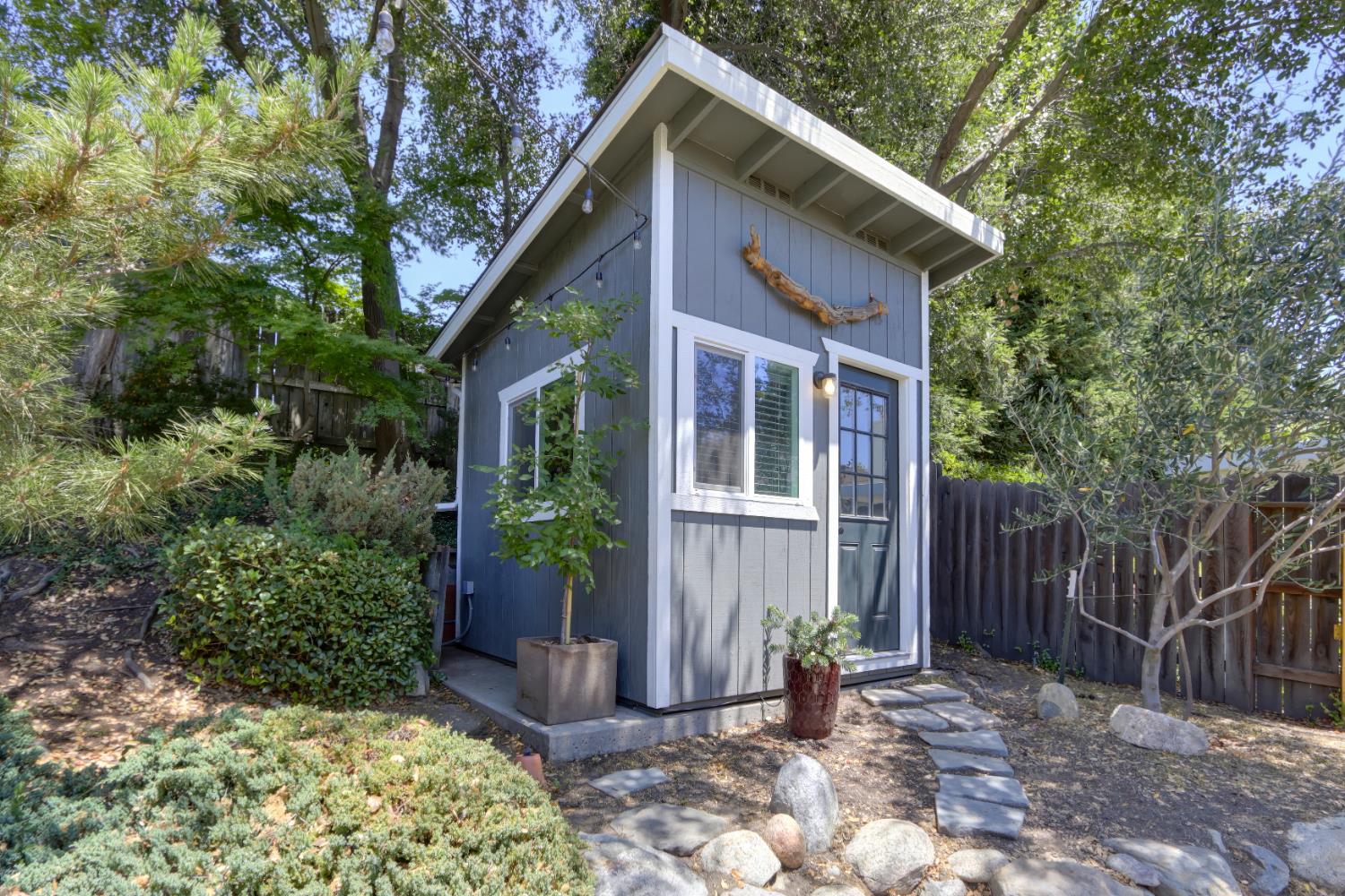 1412 Kennedy Drive