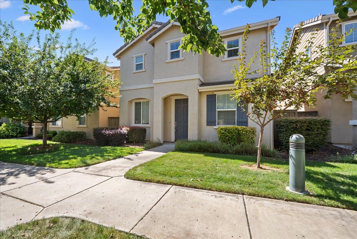 76 Crystalwood Circle