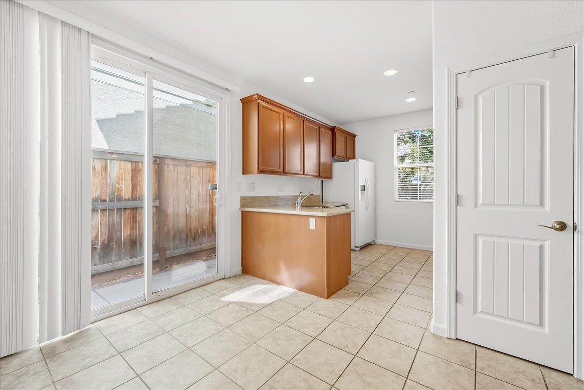76 Crystalwood Circle