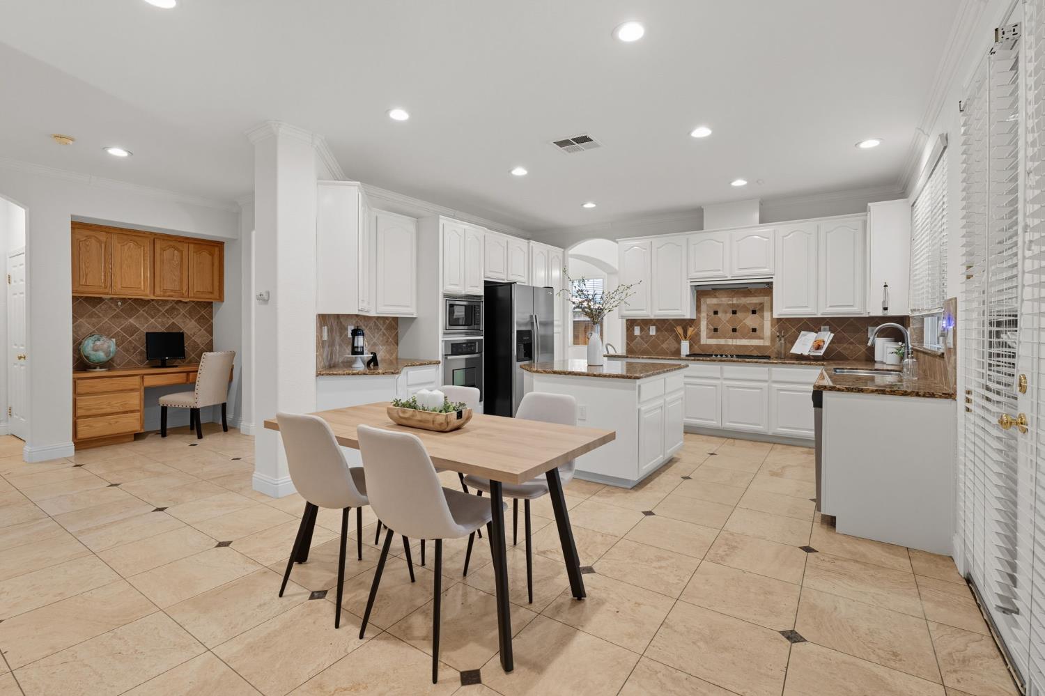 3203 Thistle Court