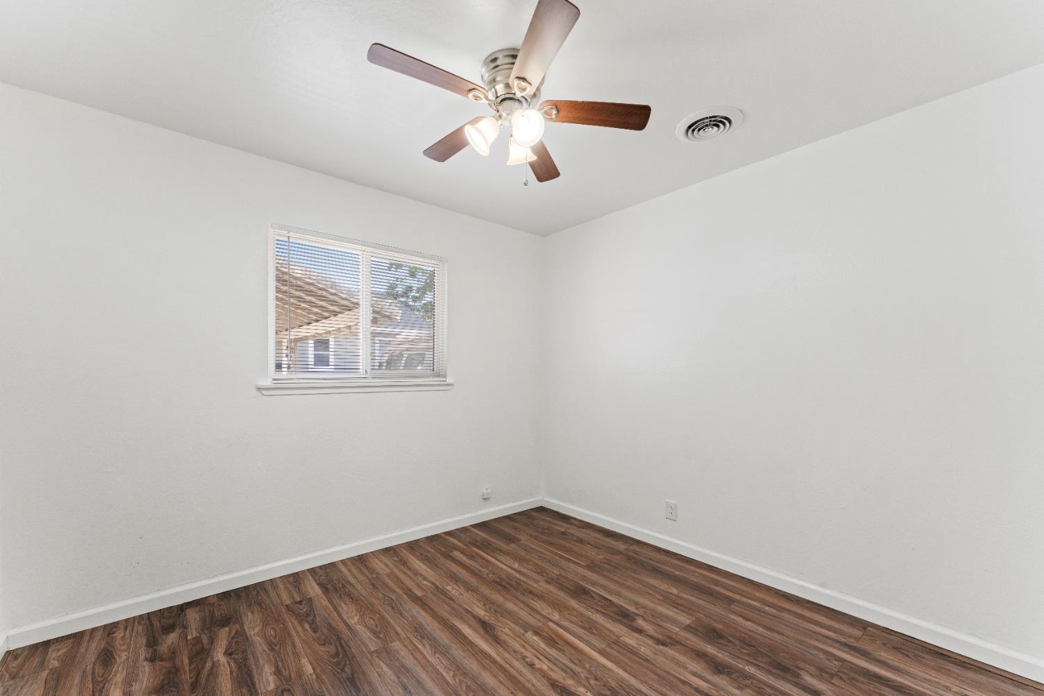 5741 San Vincente Way