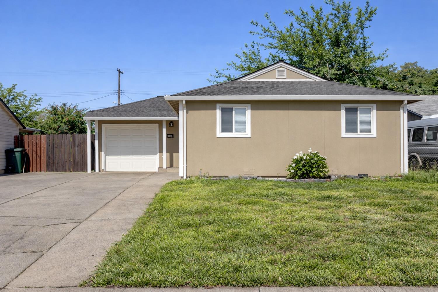 5741 San Vincente Way