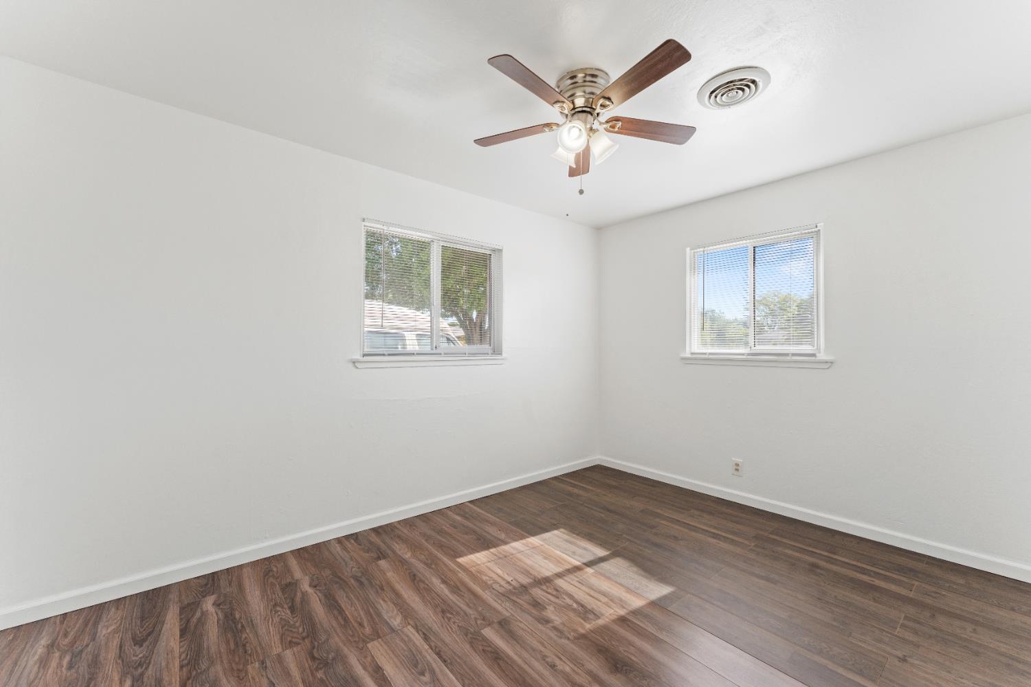 5741 San Vincente Way