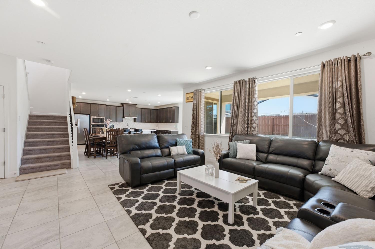 6049 Oberlander Drive