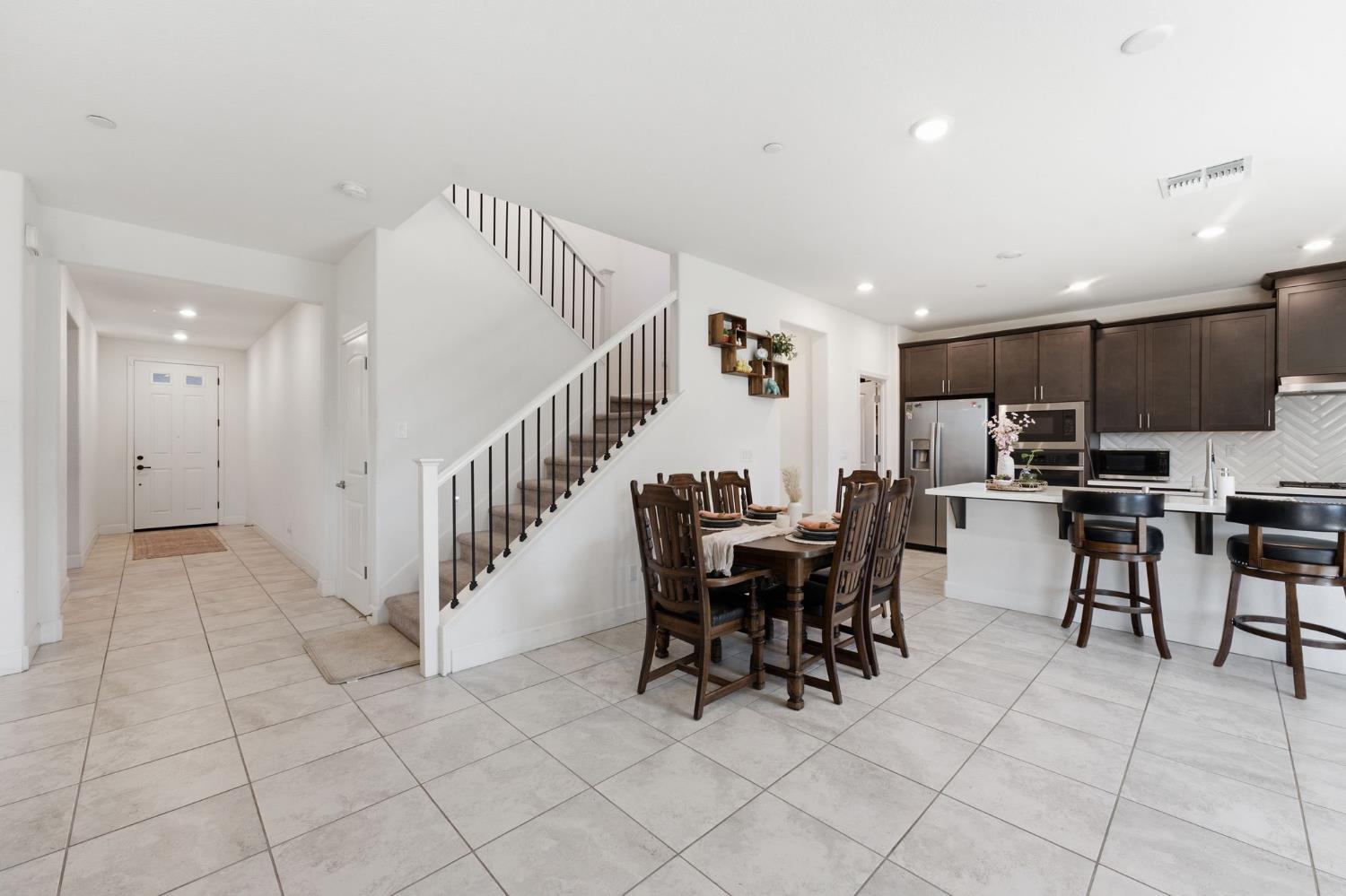 6049 Oberlander Drive