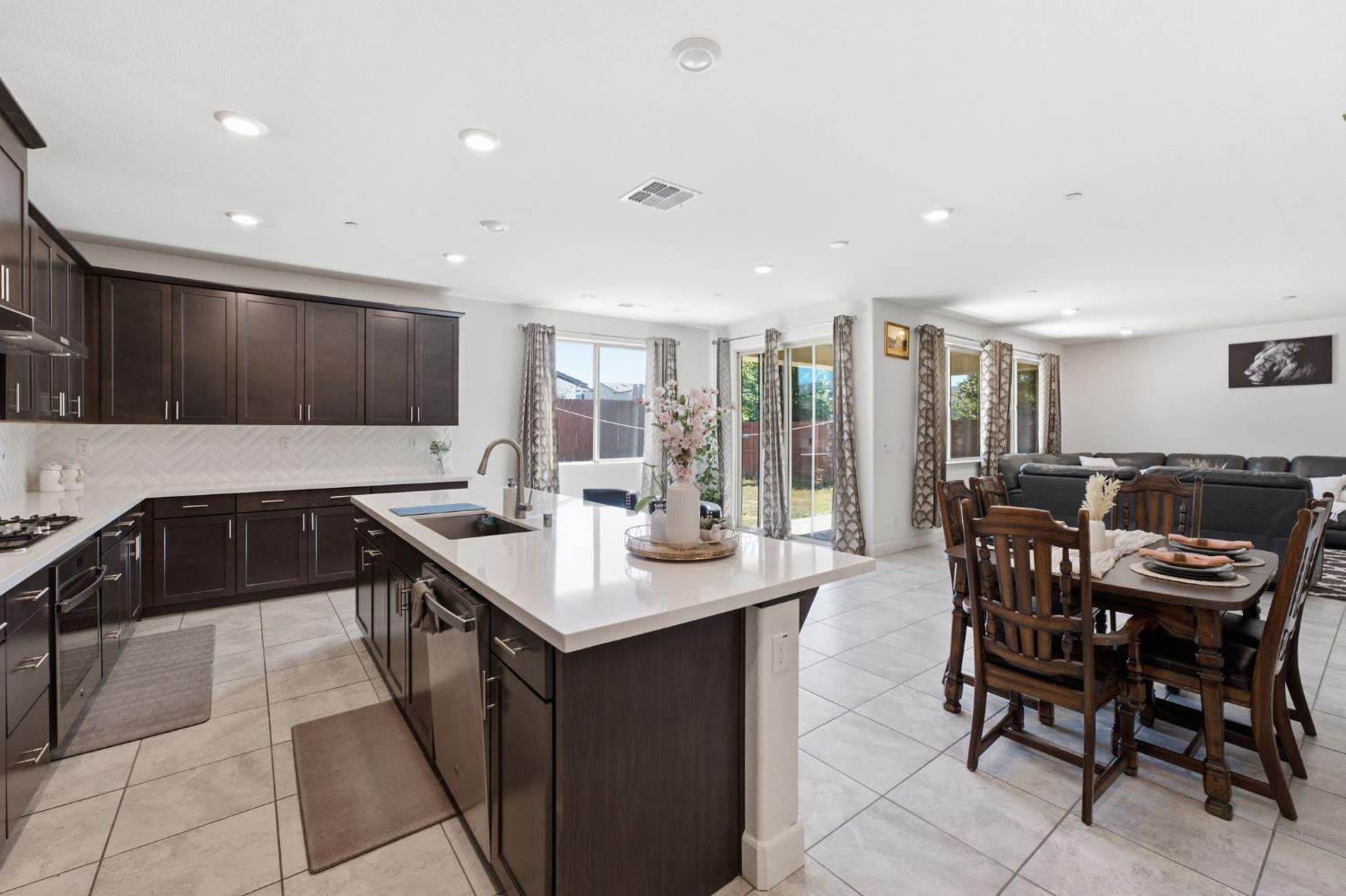 6049 Oberlander Drive