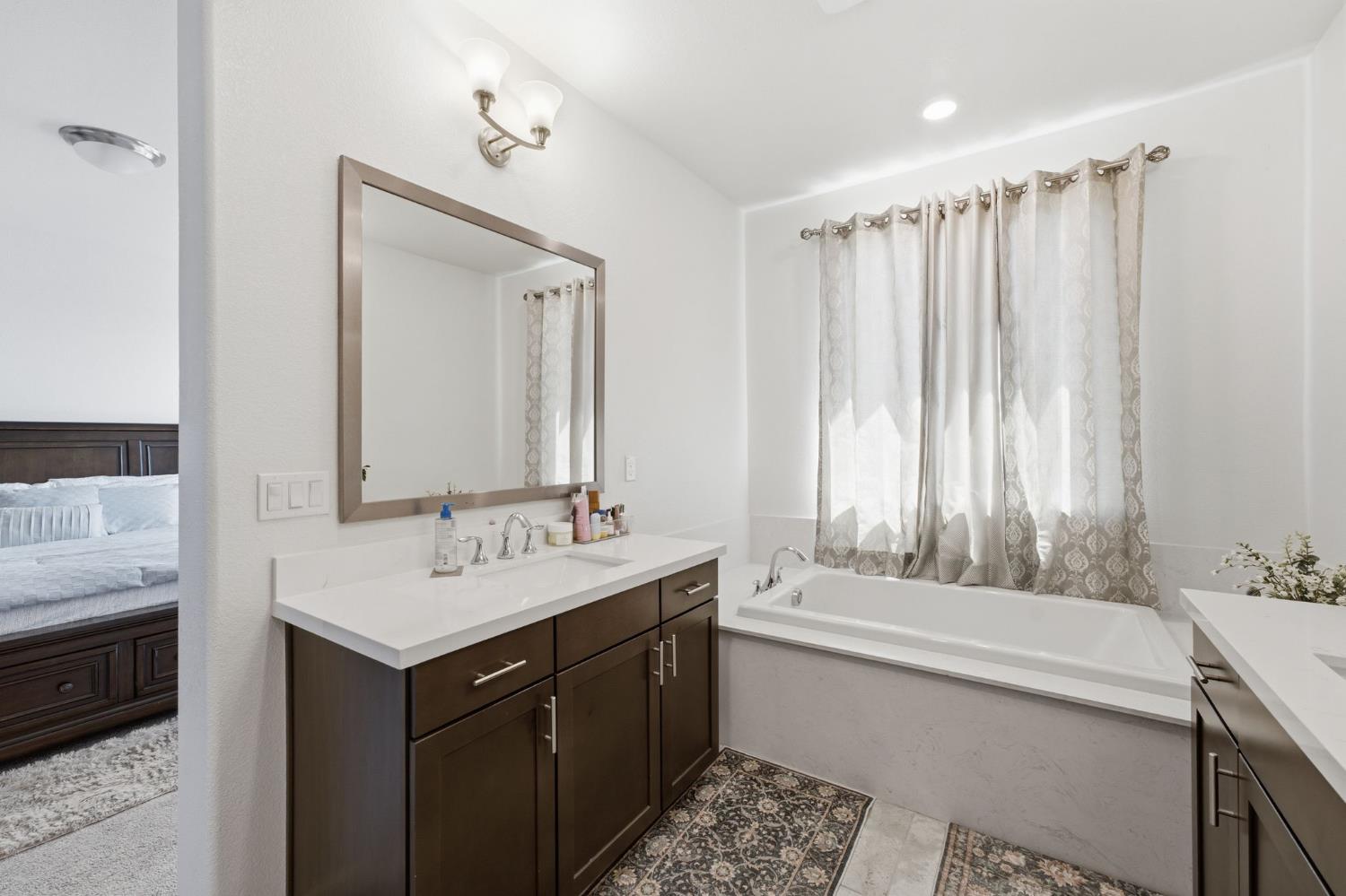 6049 Oberlander Drive