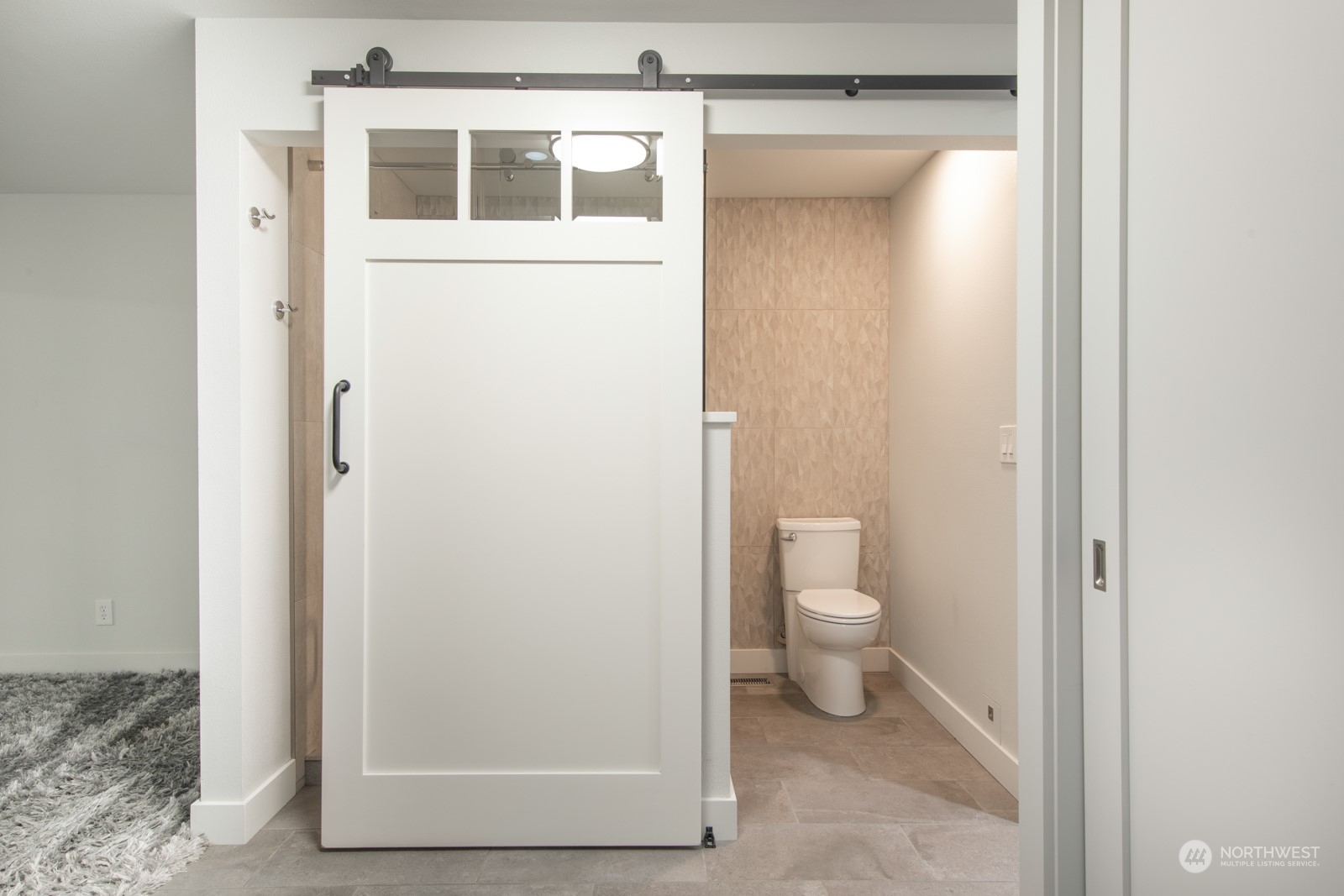 10917 Glen Acres Drive Unit: B