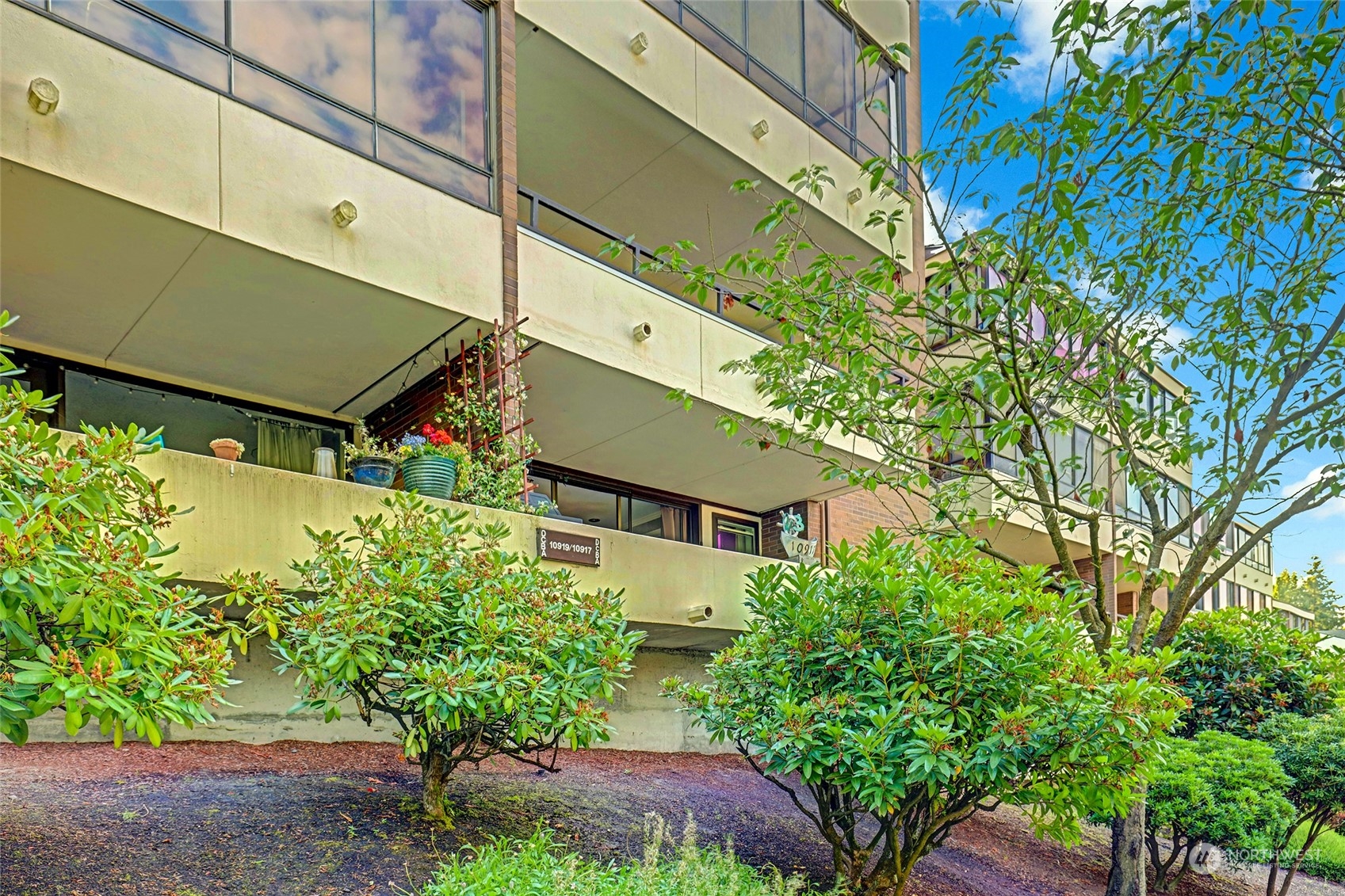 10917 Glen Acres Drive Unit: B