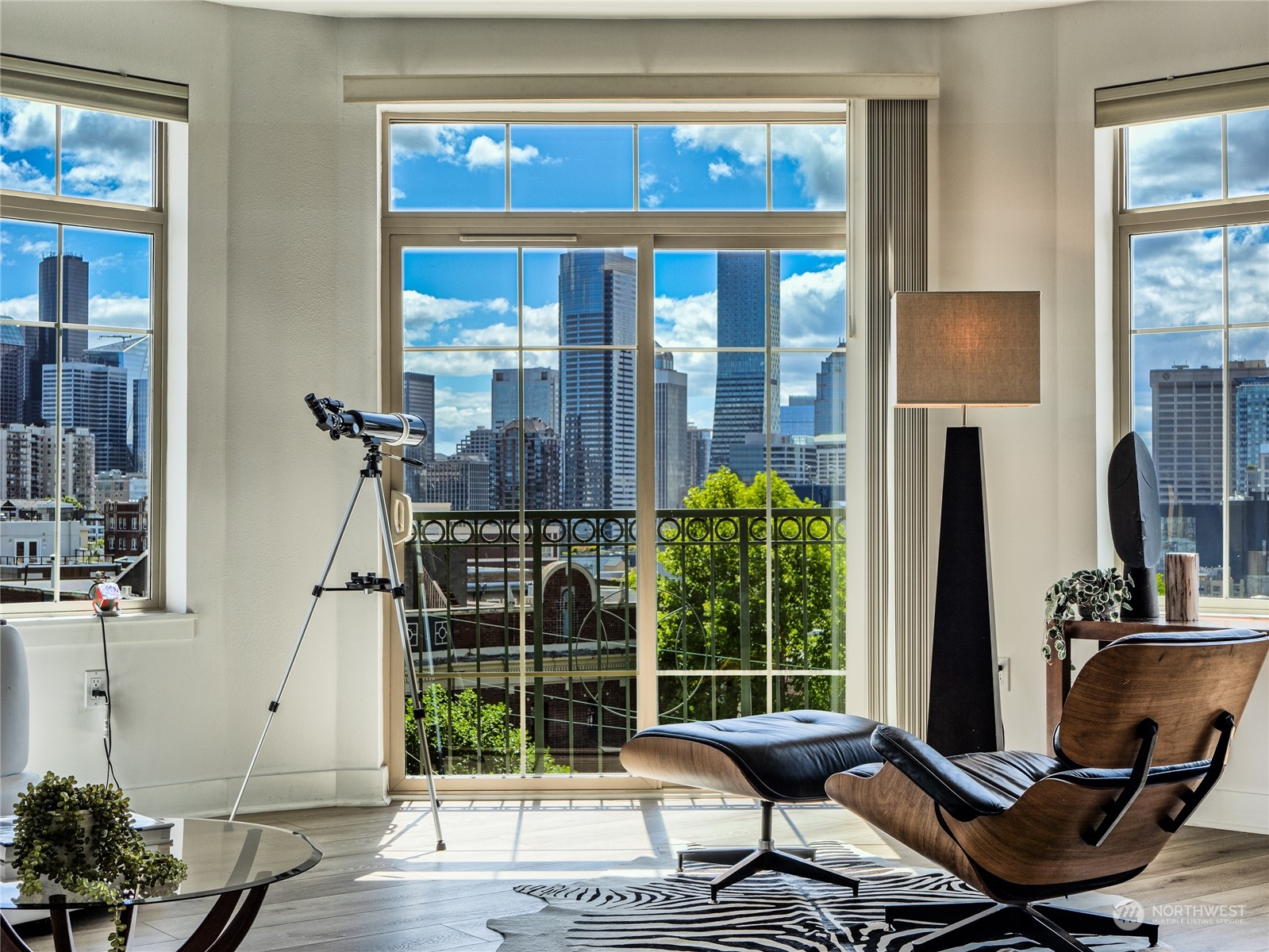 700 E Denny Way Unit: PH605