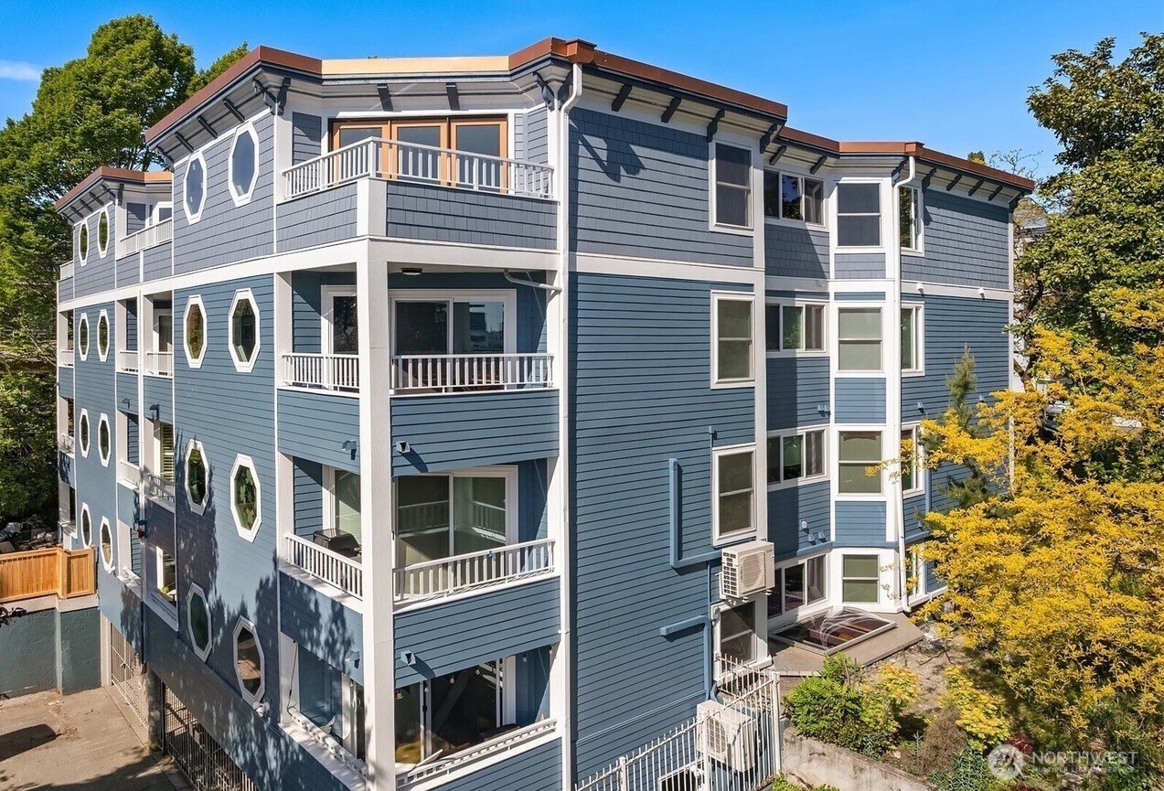 303 13th Avenue E Unit: 301