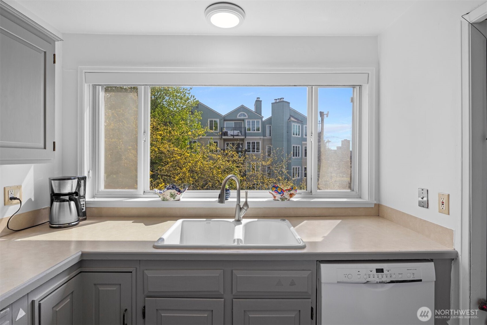 303 13th Avenue E Unit: 301