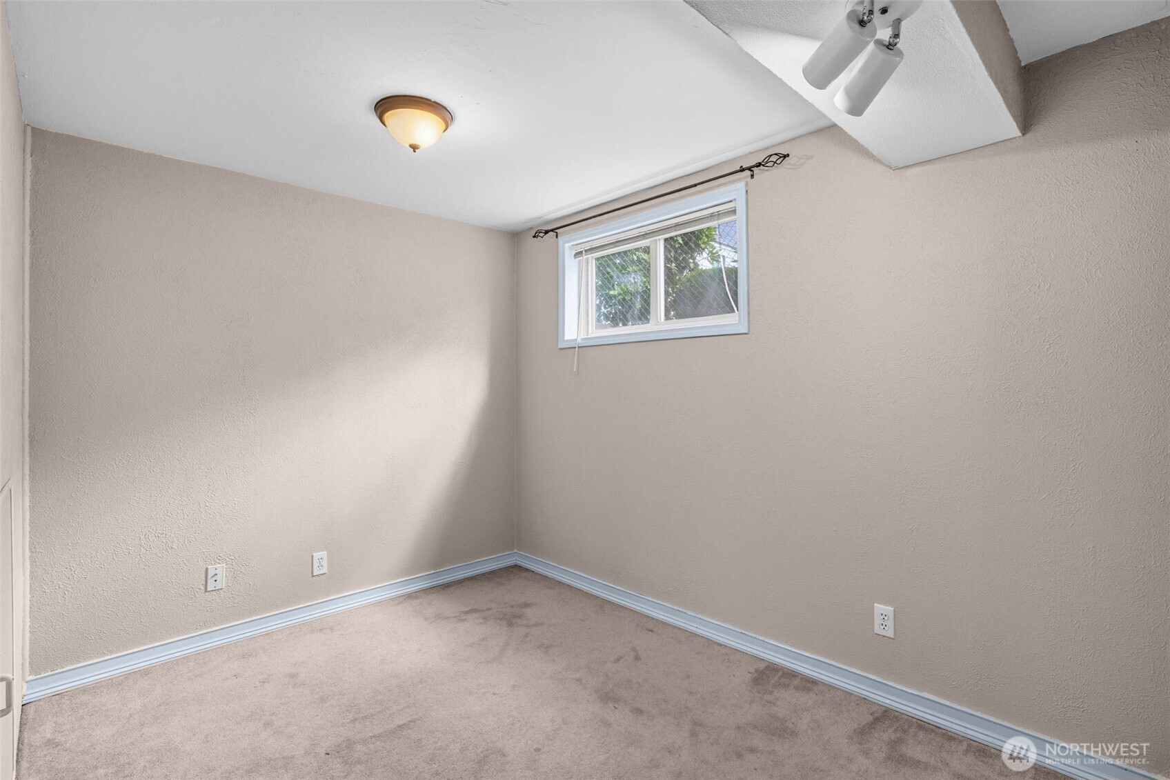 209 I Street SE