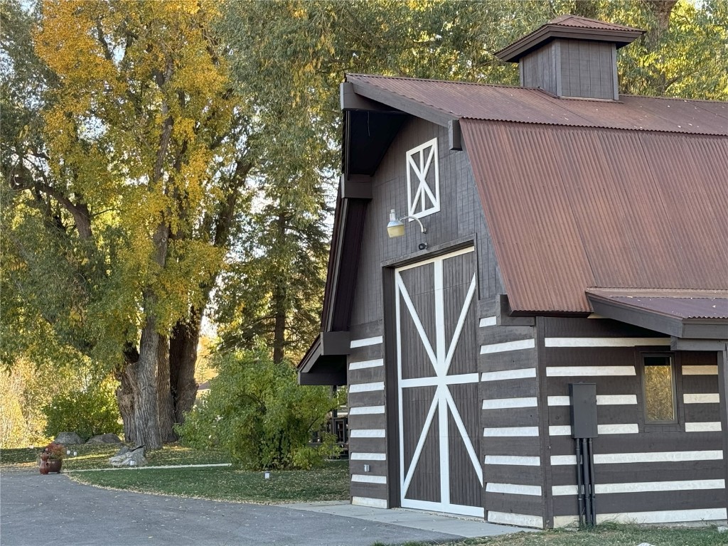 33690 E Us Highway 40