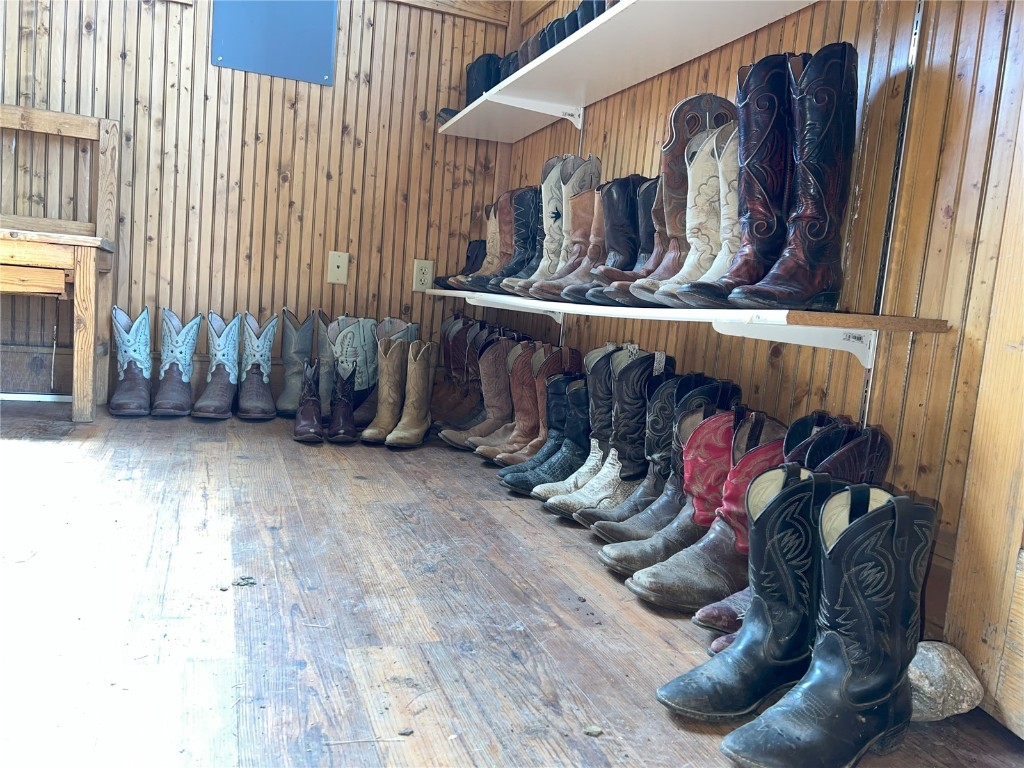 33690 E Us Highway 40