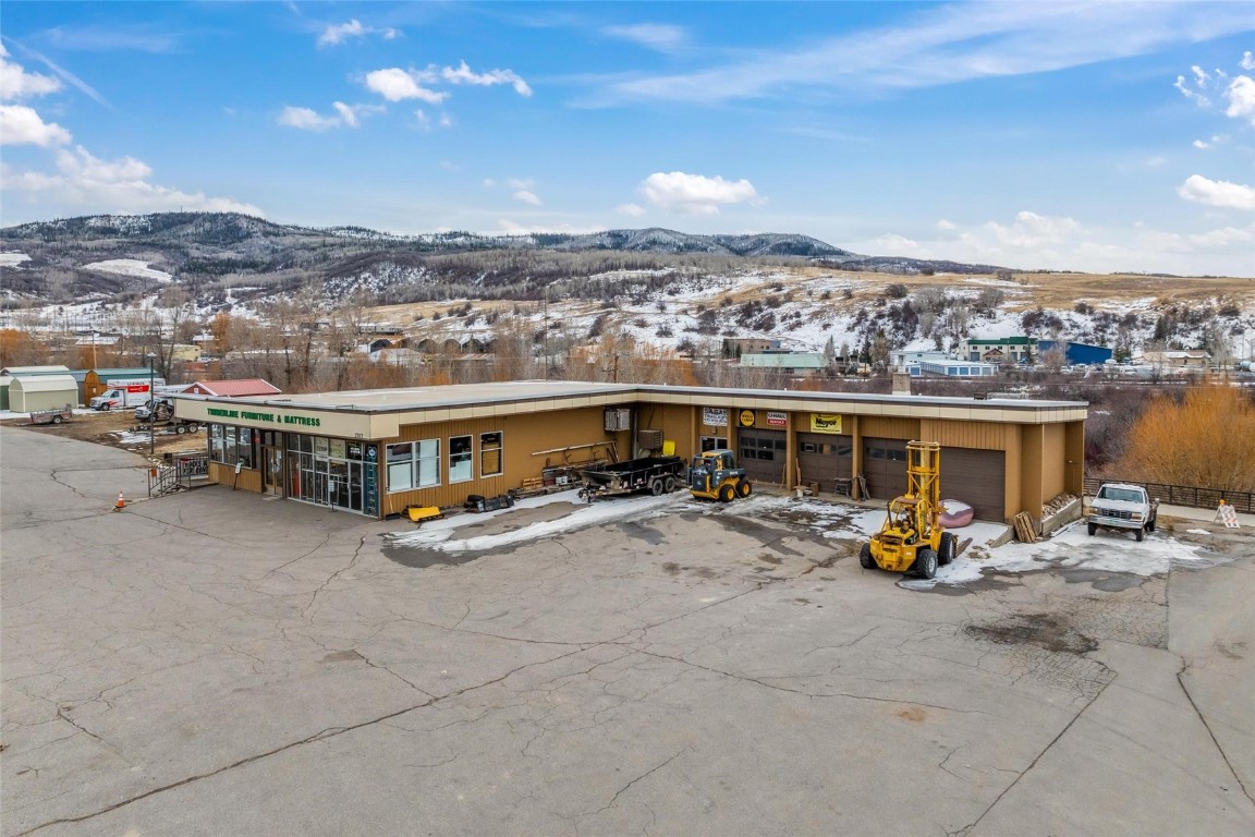 1707 Lincoln AVENUE -