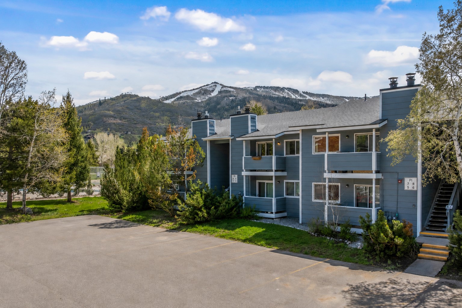 1335 Sparta Plaza 4