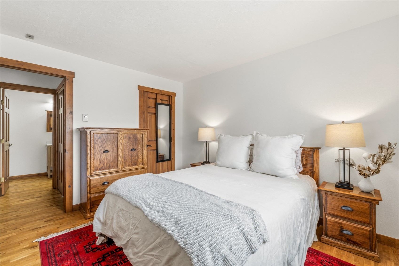 1335 Sparta Plaza 4