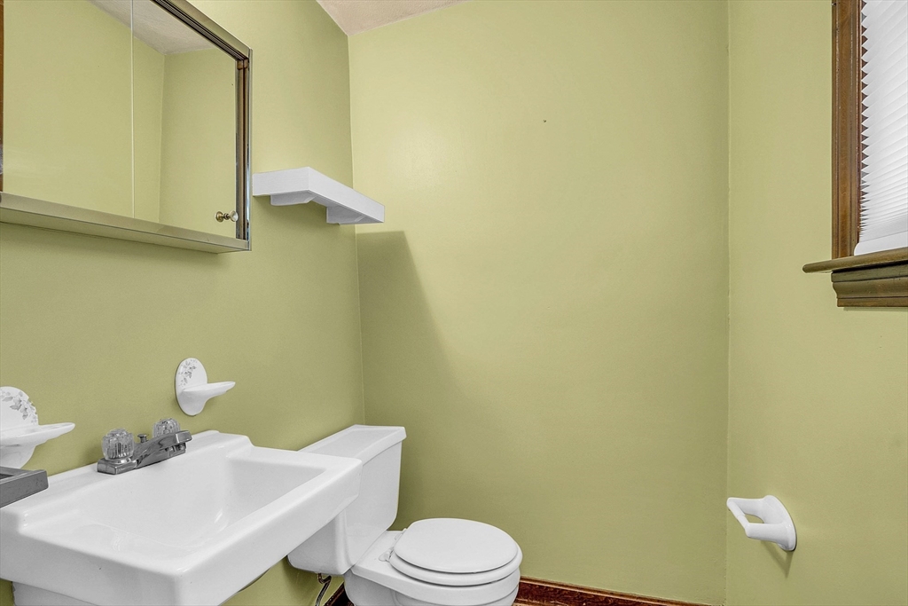 23 A & B Bowditch St
