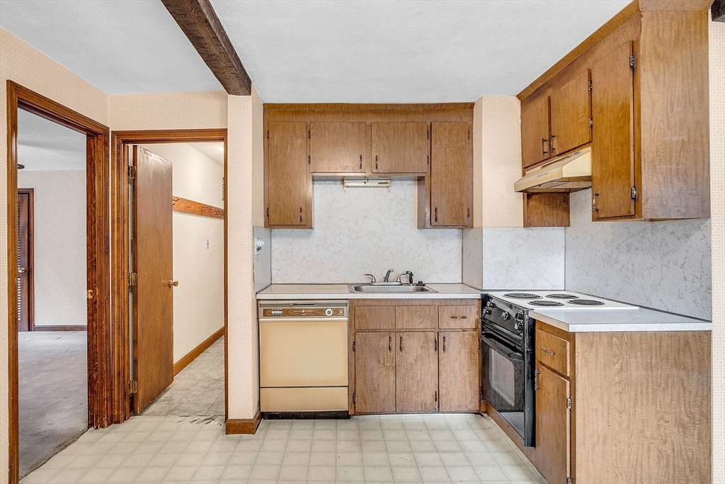23 A & B Bowditch St