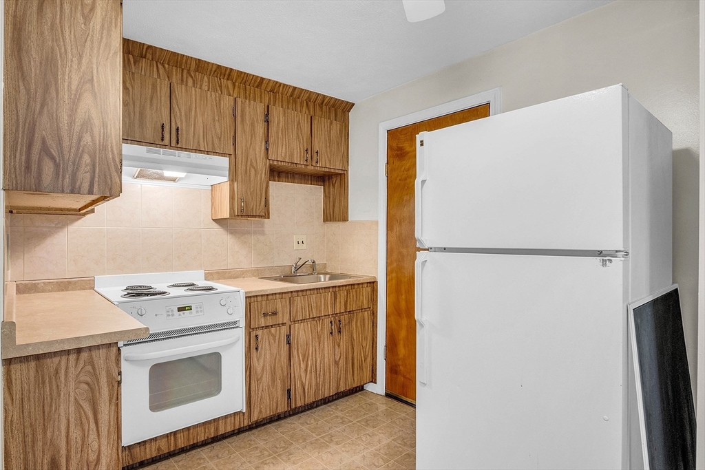 23 A & B Bowditch St