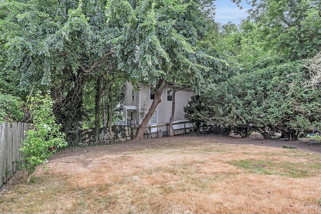 23 A & B Bowditch St