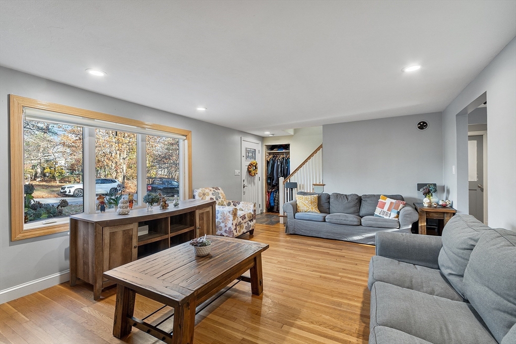12 Arrowhead Rd
