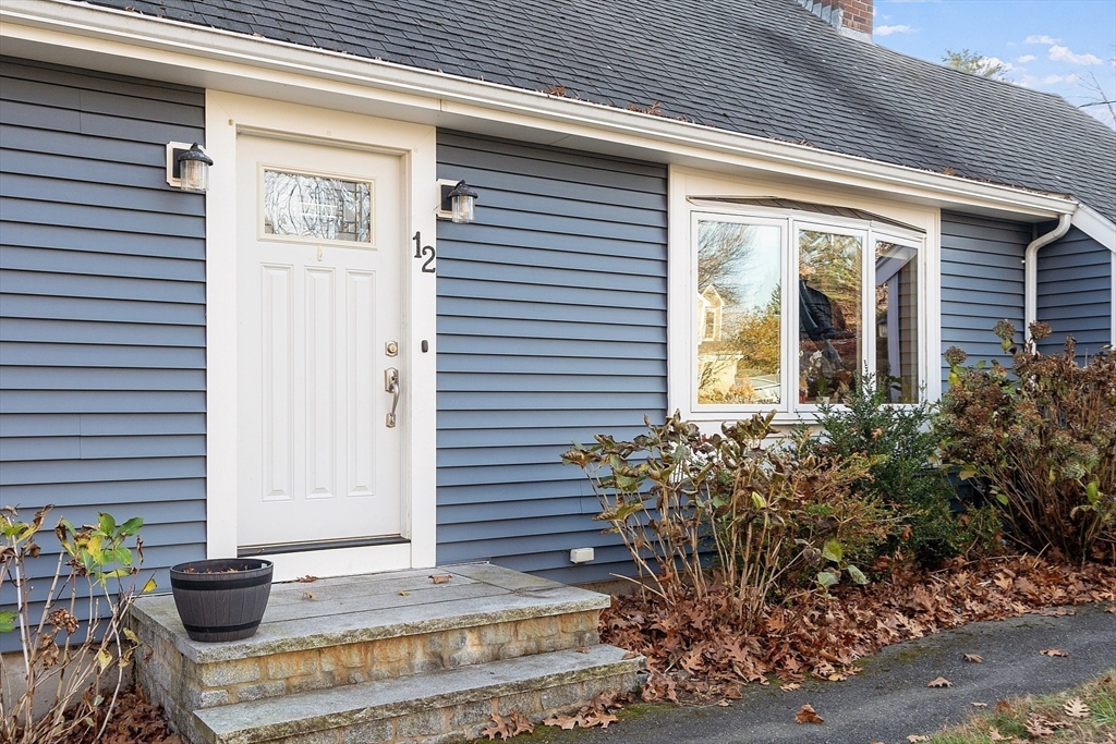 12 Arrowhead Rd