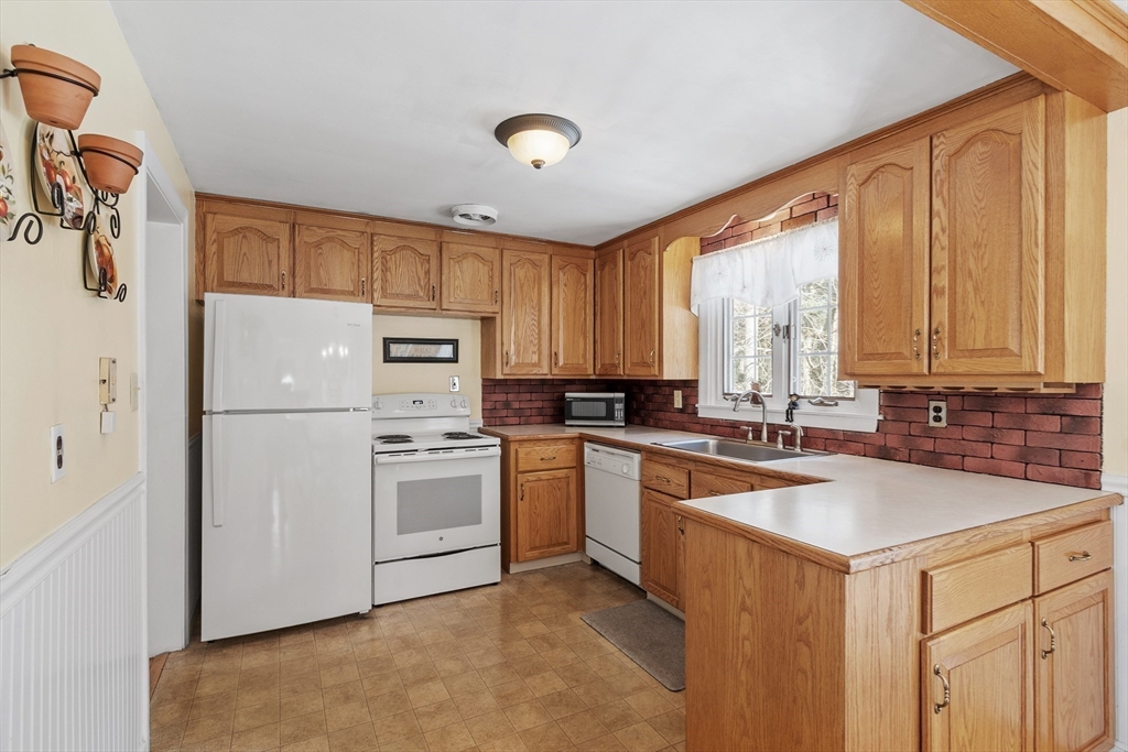 14 Greenwood Rd